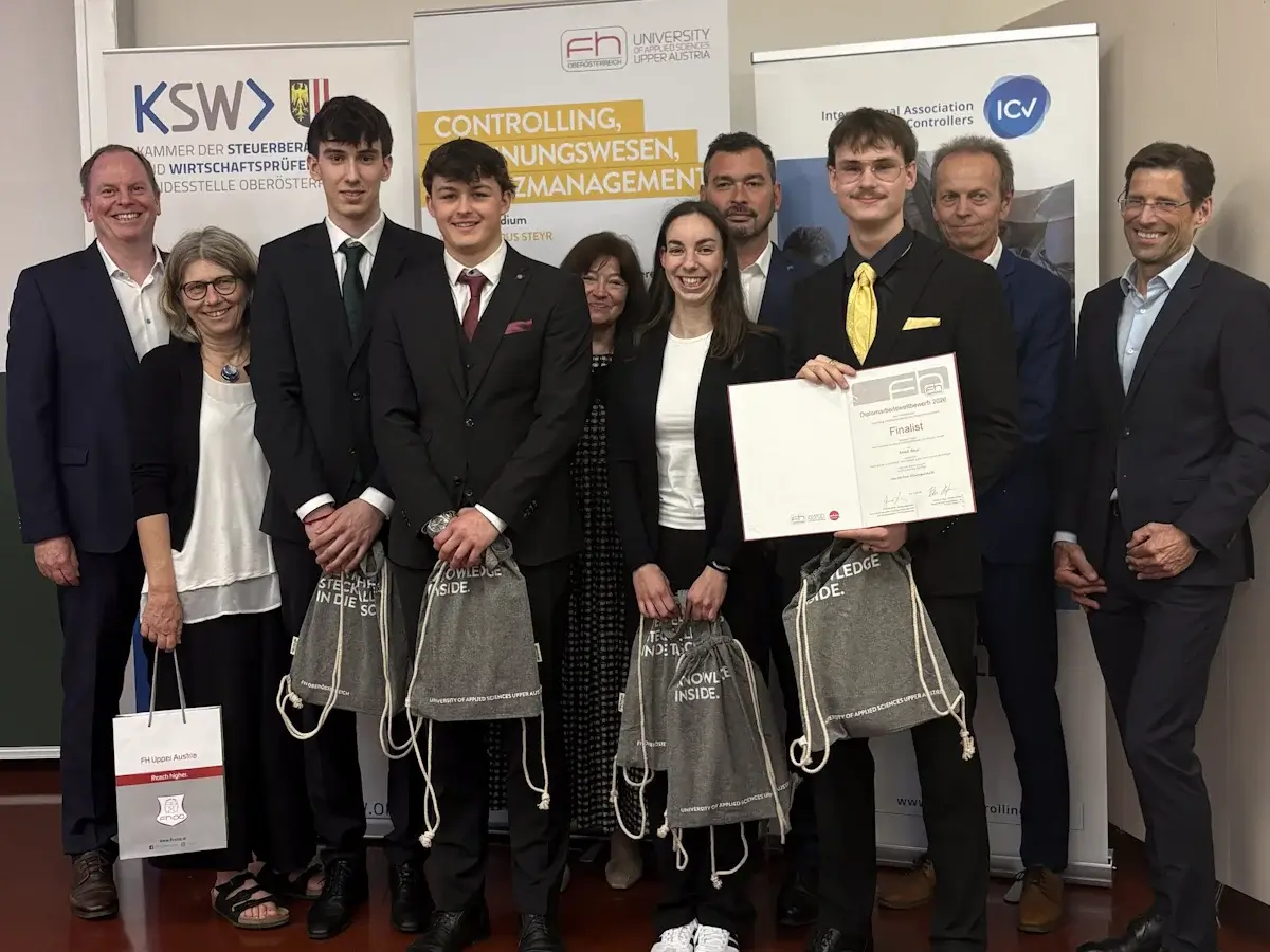 Nikita Berger and BHAK Steyr team at the FH OÖ Diplomarbeitswettbewerb 2026 finalist ceremony